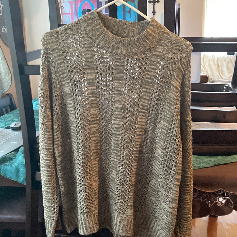 Sweater - Picture 3 of 3